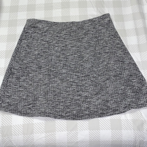 H&M Dresses & Skirts - Size Medium stretchy mini skirt from H & M